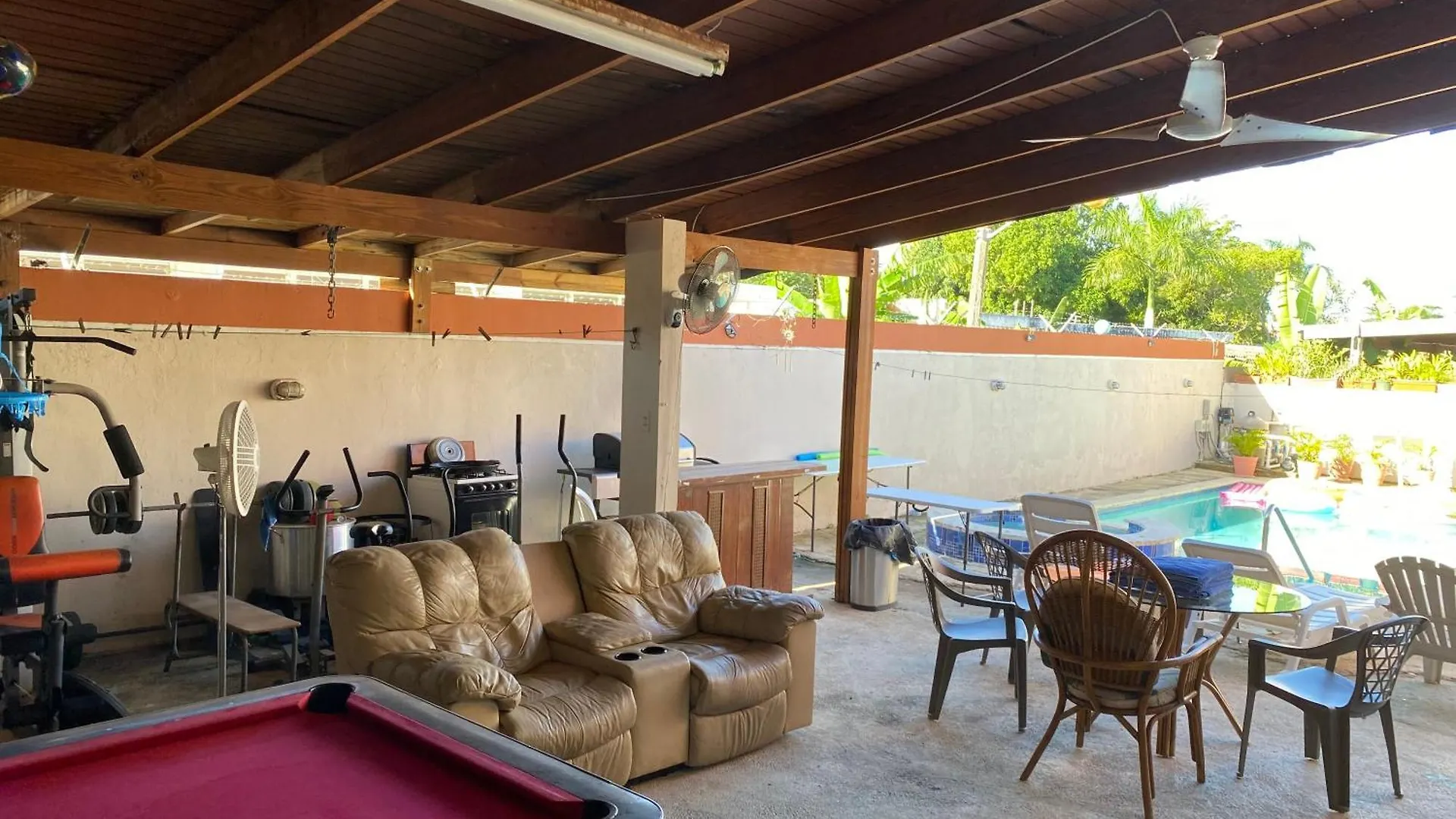 شقة كارولينا  في Nice Apt , Pool Jacuzzi Near Airport, Beaches